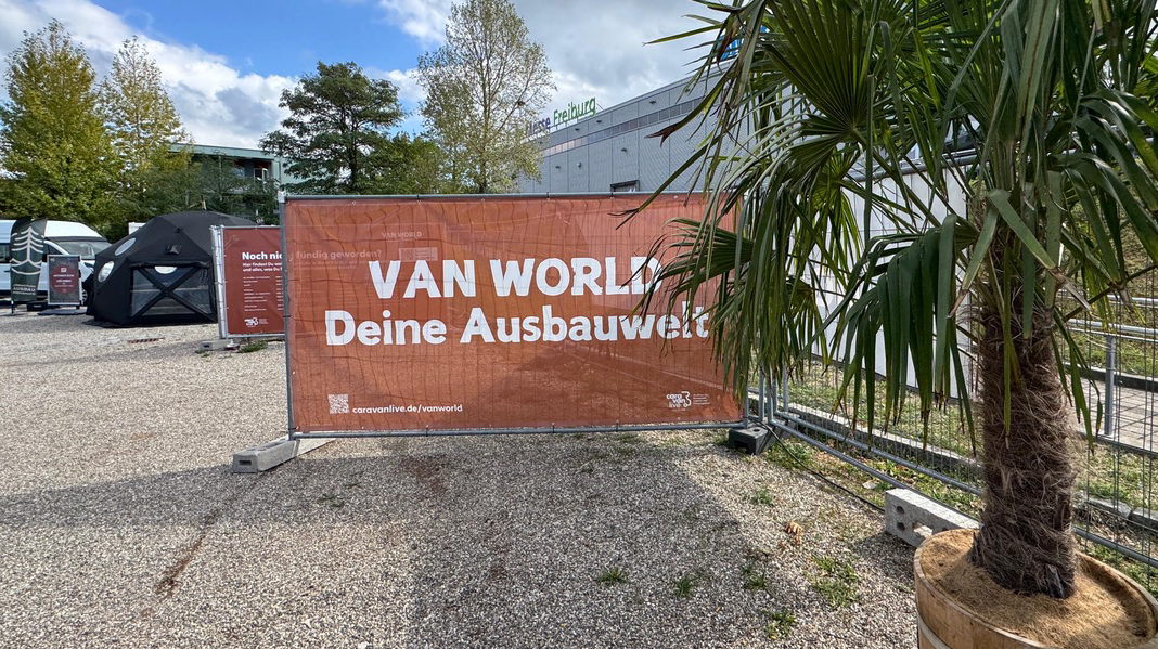 Eingang+Van+World